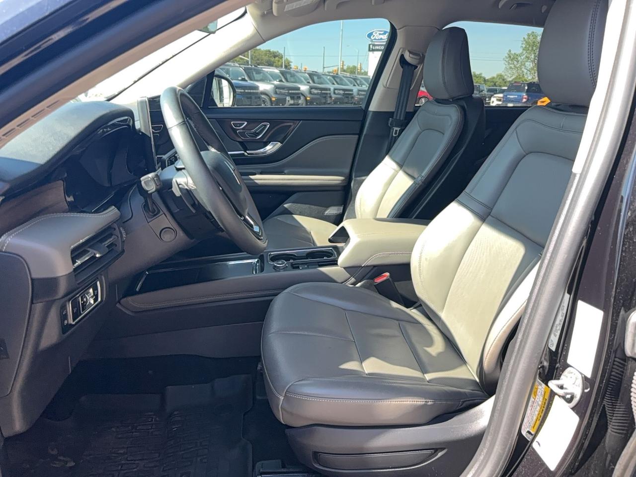 2025 Lincoln Corsair GRAND TOURING, 20" RIMS, HEATED STEERING WHEEL! Photo