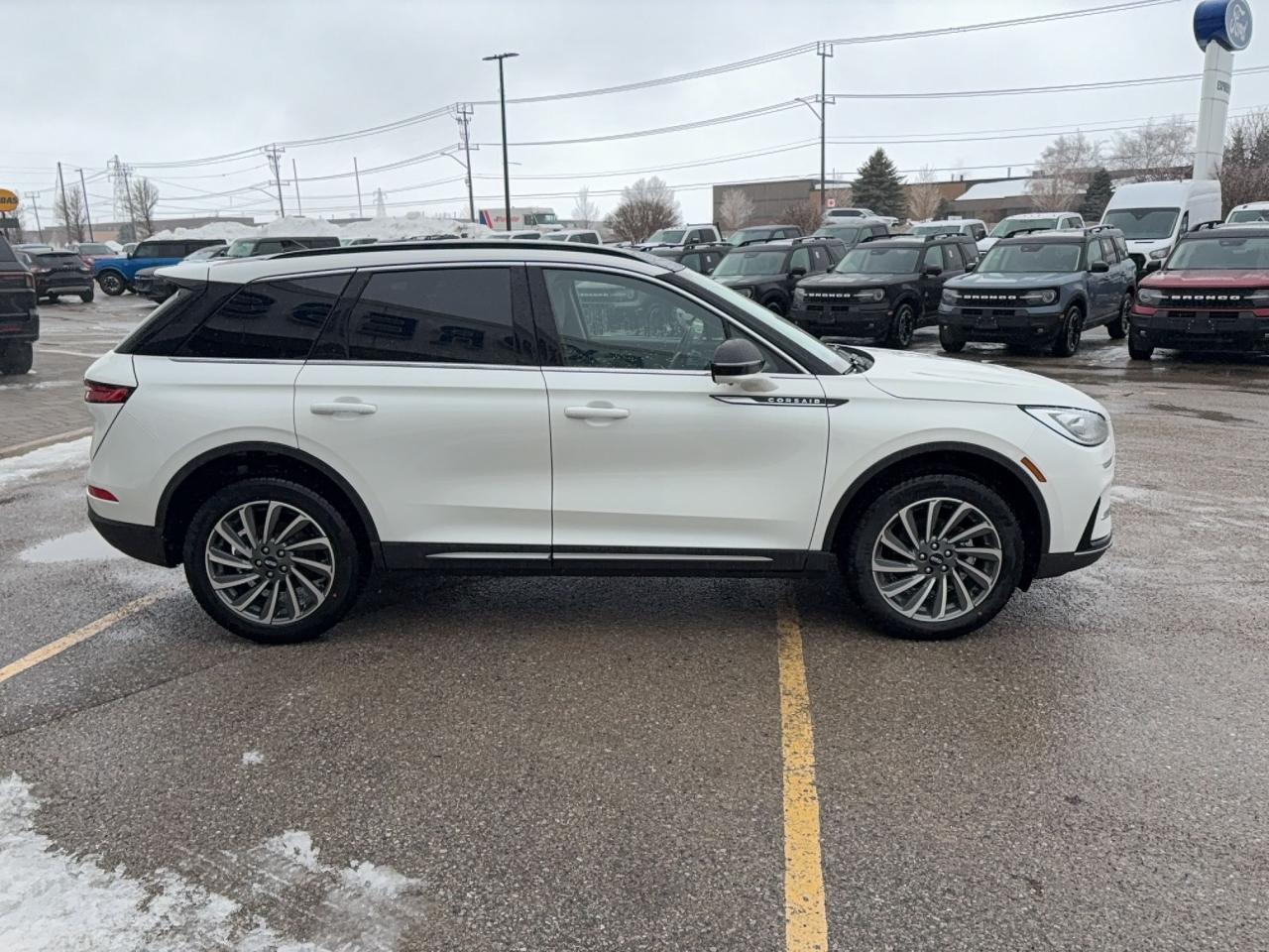 2026 Lincoln Corsair RESERVE AWD, PANORAMIC ROOF, 360 DEGREE CAMERA Photo3