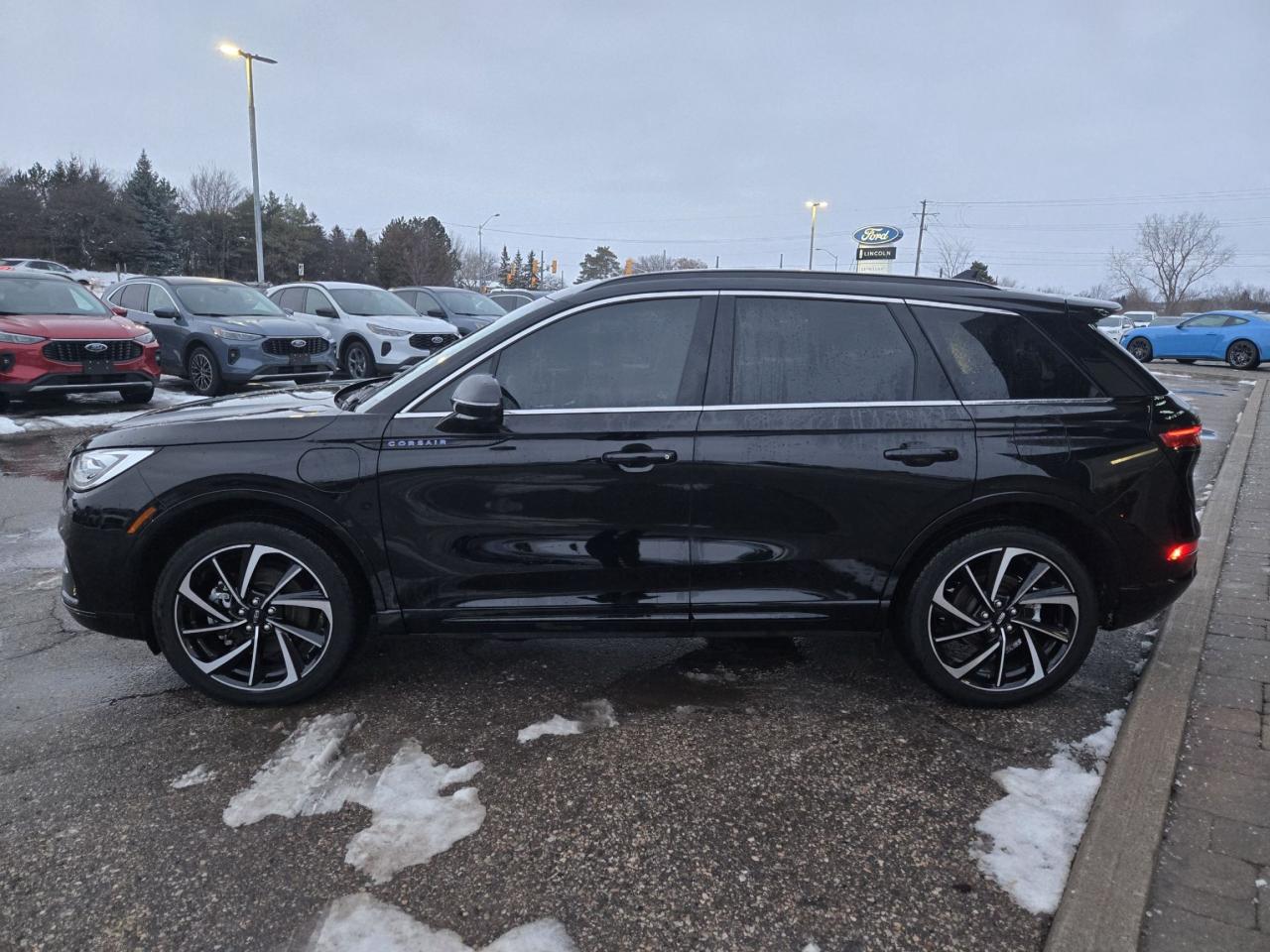 2025 Lincoln Corsair GRAND TOURING, 20" RIMS, HEATED STEERING WHEEL! Photo3