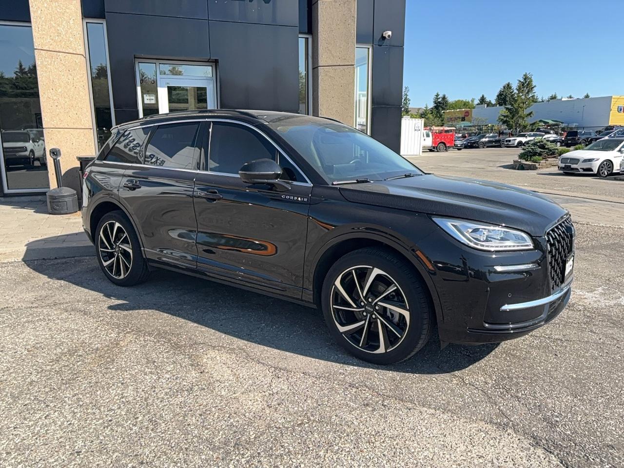 2025 Lincoln Corsair GRAND TOURING, 20" RIMS, HEATED STEERING WHEEL! Photo2