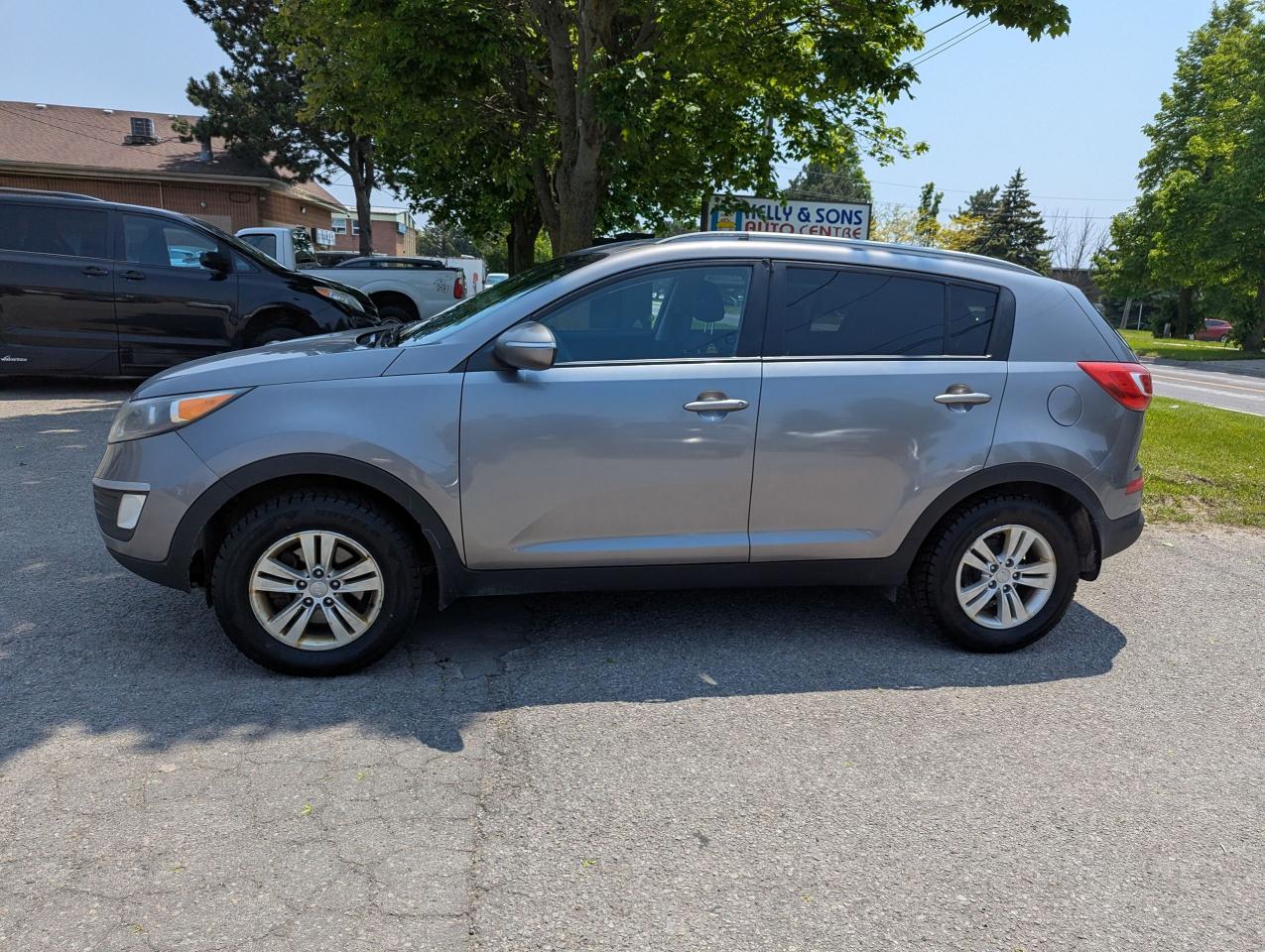 2012 Kia Sportage "Best DEAL on WHEELS" certified + FREE 6M warranty Photo3