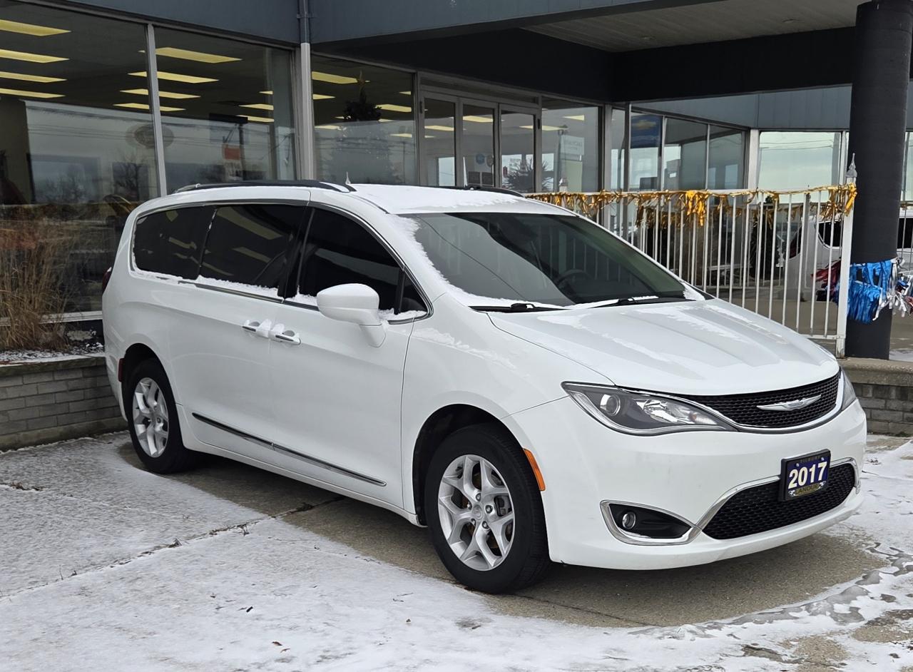 2017 Chrysler Pacifica Touring-L Plus