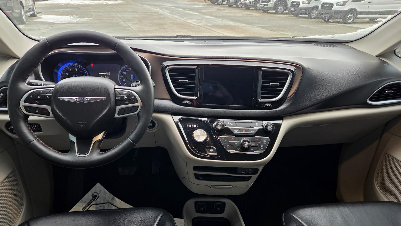 2017 Chrysler Pacifica Touring-L Plus Photo