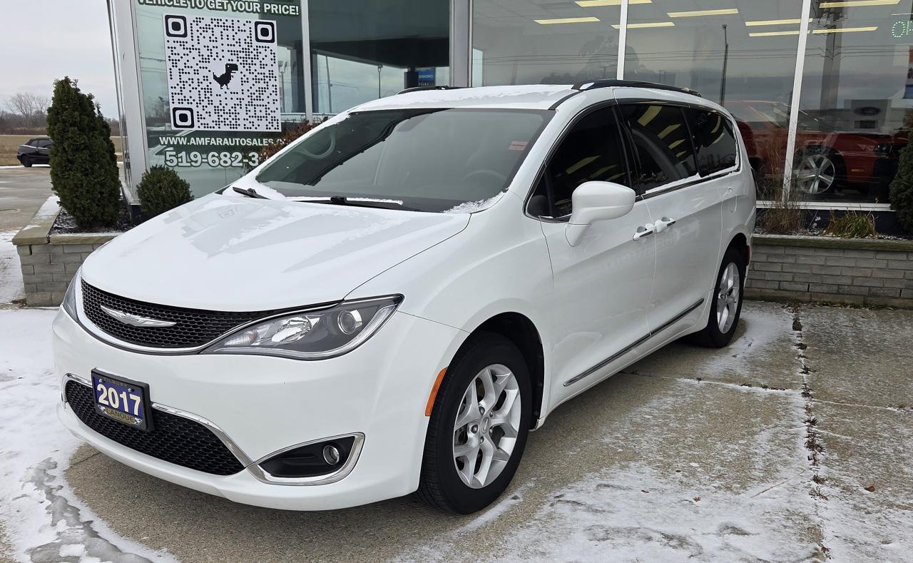 2017 Chrysler Pacifica Touring-L Plus Photo