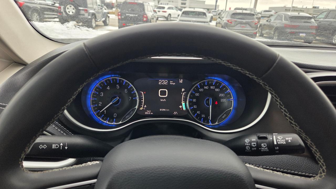 2024 Chrysler Pacifica Touring-L Photo