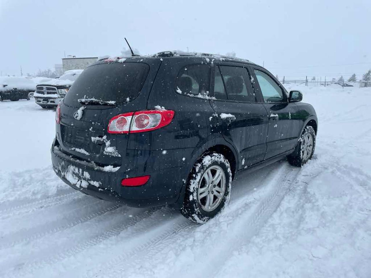 2011 Hyundai Santa Fe GLS Photo3