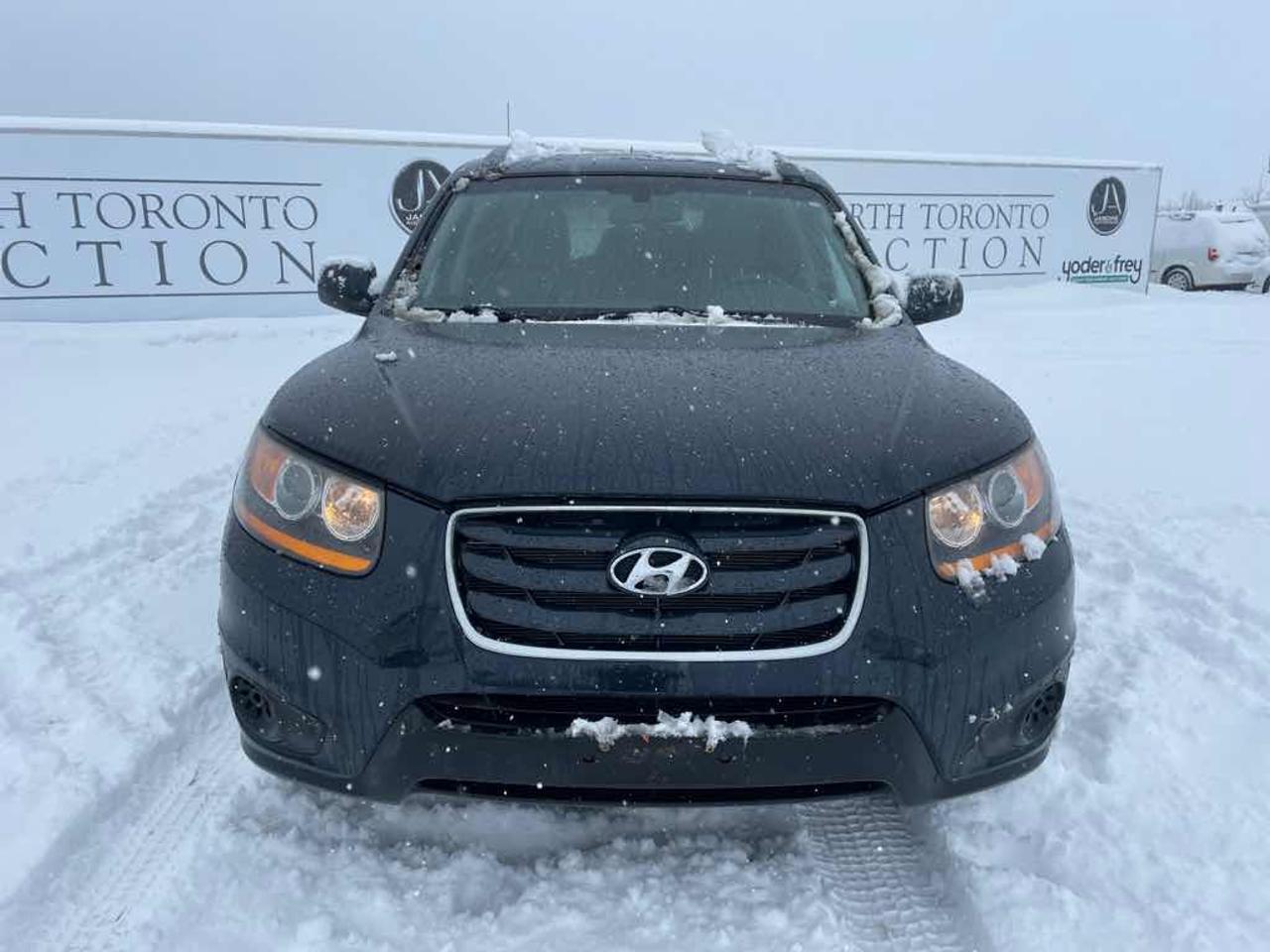 2011 Hyundai Santa Fe GLS Photo1