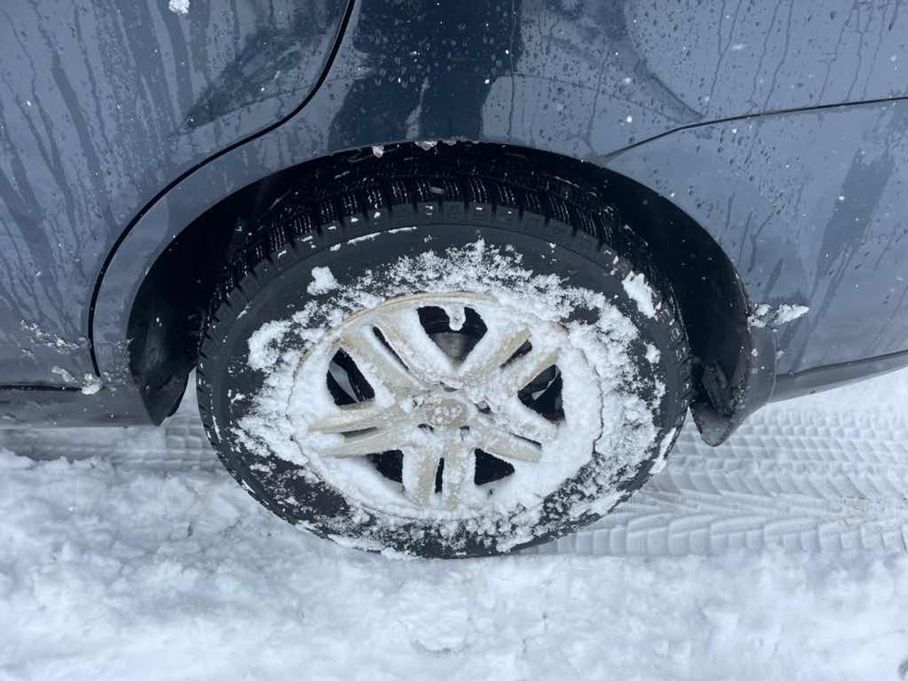 2011 Hyundai Santa Fe GLS Photo