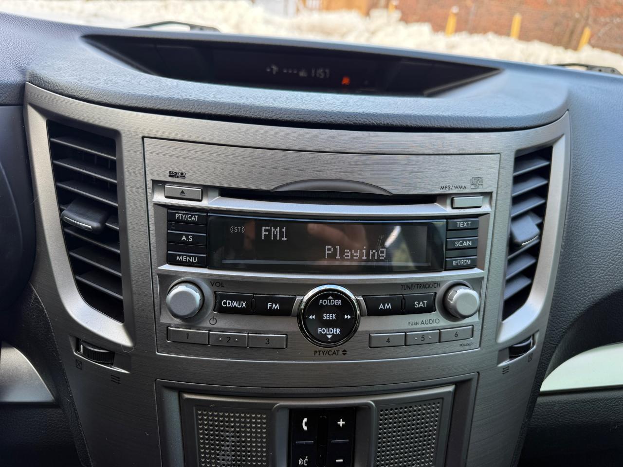 2011 Subaru Outback 4dr Wgn H4 Auto 2.5i Prem - Photo #13