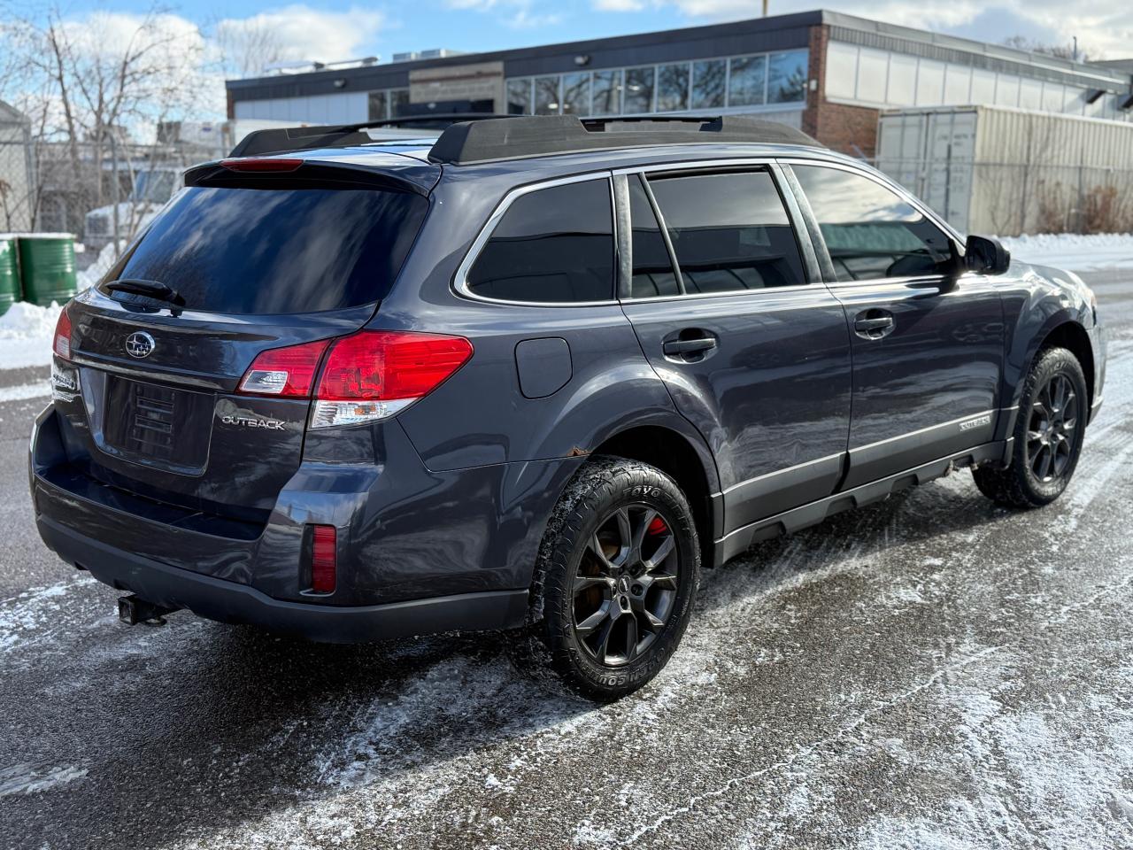 2011 Subaru Outback 4dr Wgn H4 Auto 2.5i Prem - Photo #5