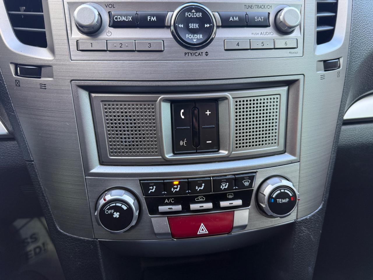 2011 Subaru Outback 4dr Wgn H4 Auto 2.5i Prem - Photo #14