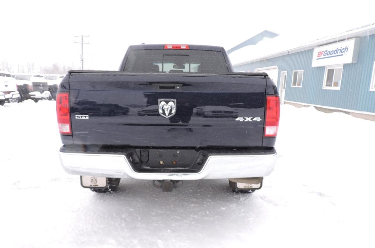 2016 RAM 1500 SLT 5.7L Hemi 4X4 Rust Free  Only 97000 KMS Photo4