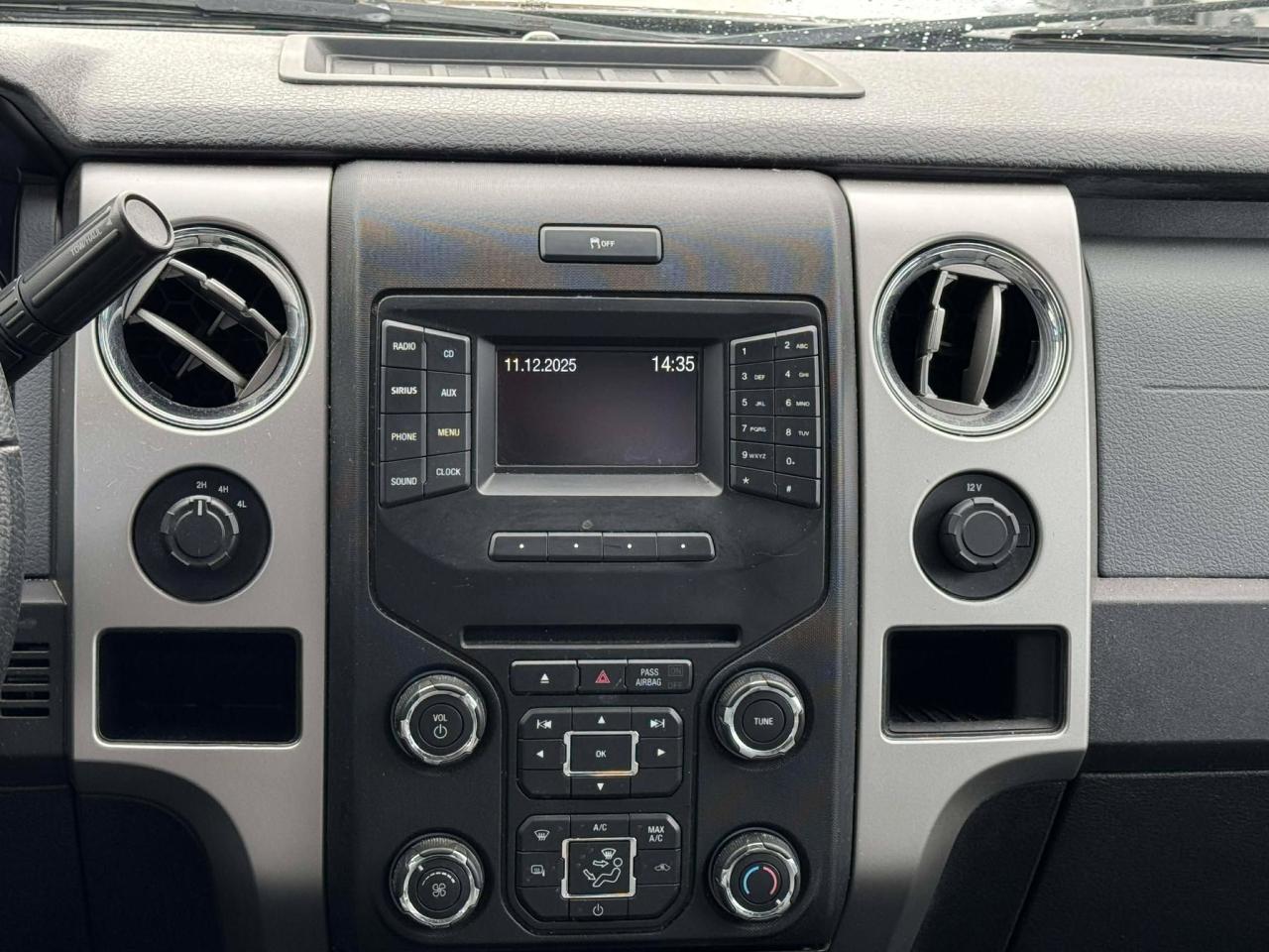 2013 Ford F-150 4WD SUPERCREW 145" XLT - Photo #14