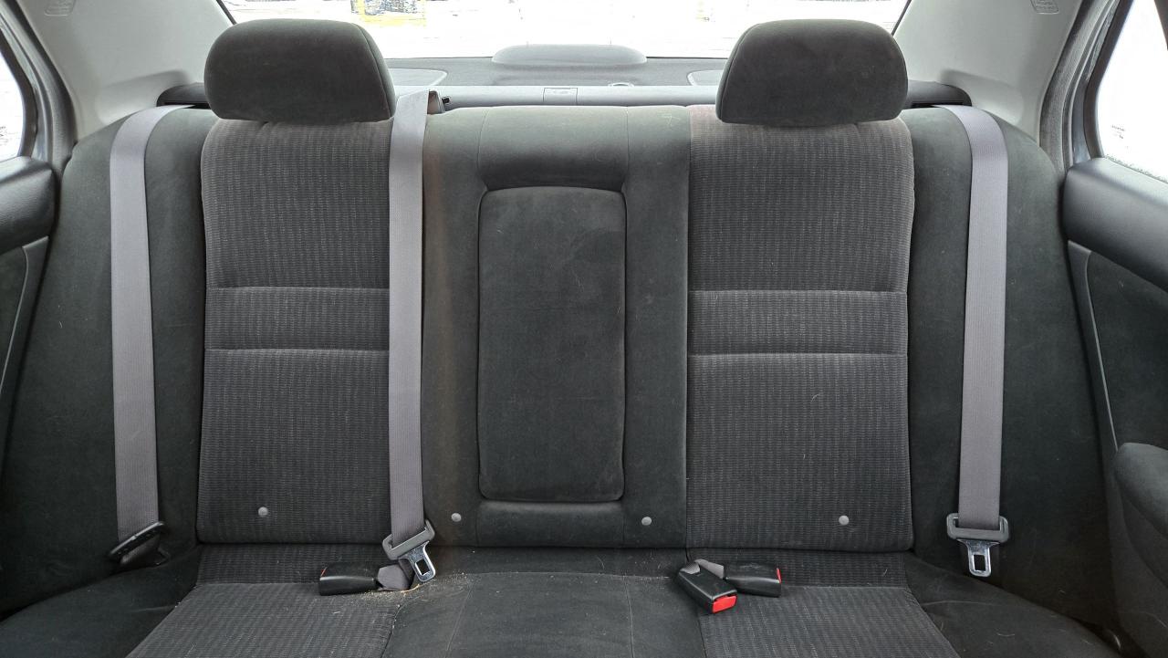 2005 Honda Accord 4dr LX-G Manual - Photo #13