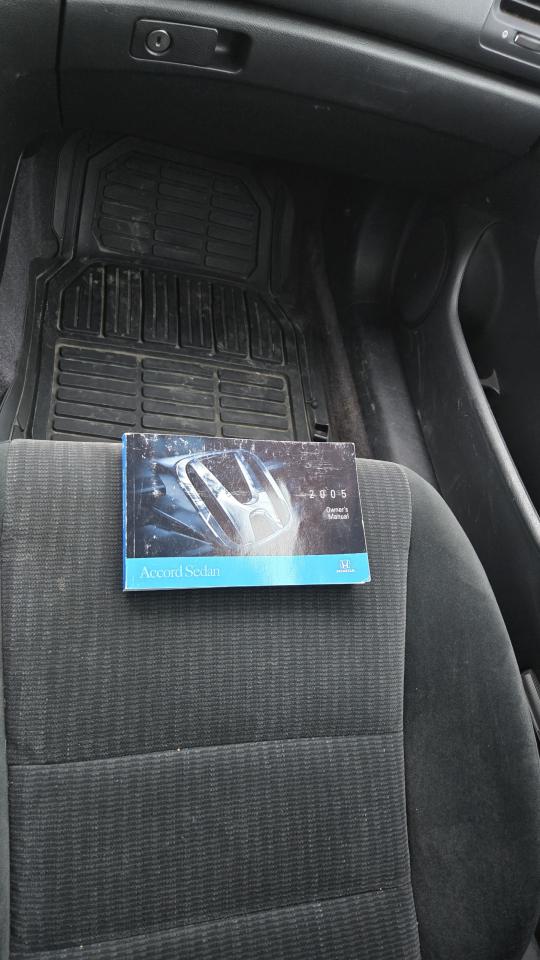2005 Honda Accord 4dr LX-G Manual - Photo #12