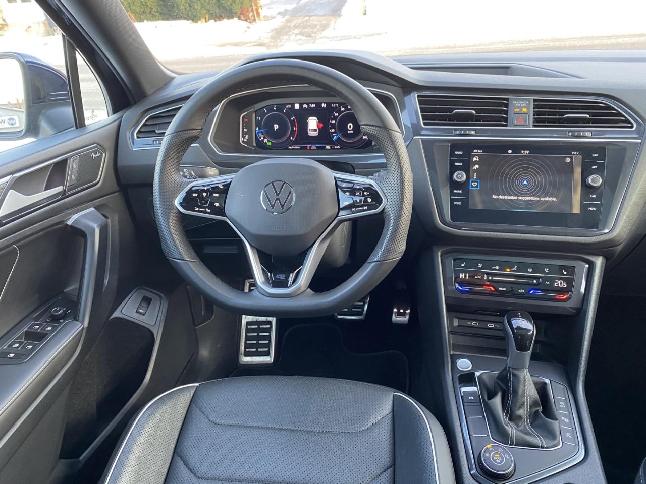 2024 Volkswagen Tiguan SEL R-Line 4MOTION Photo4