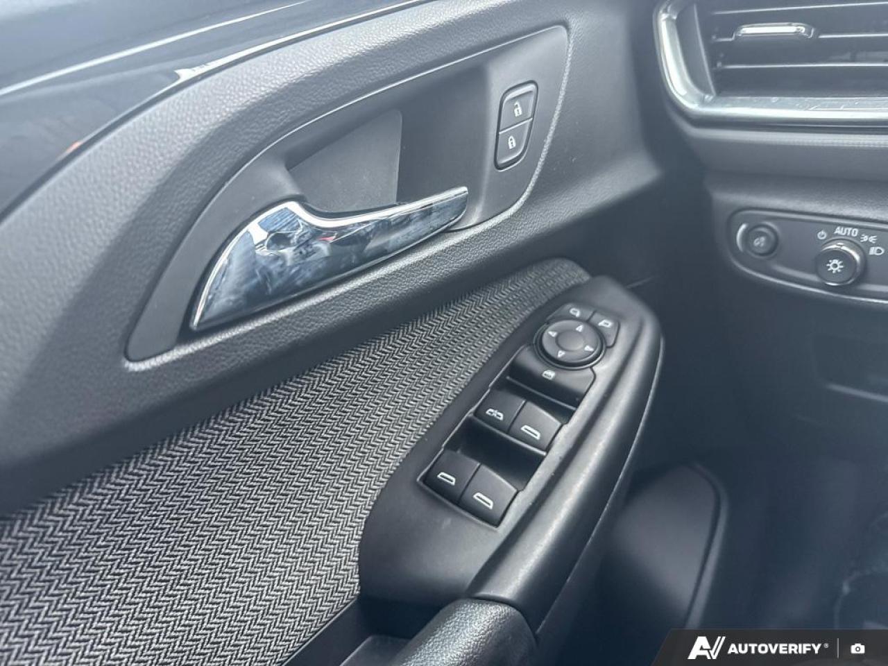 2021 Chevrolet TrailBlazer LT / NO ACCIDENTS / AWD / HTD SEATS / BLUETOOTH Photo