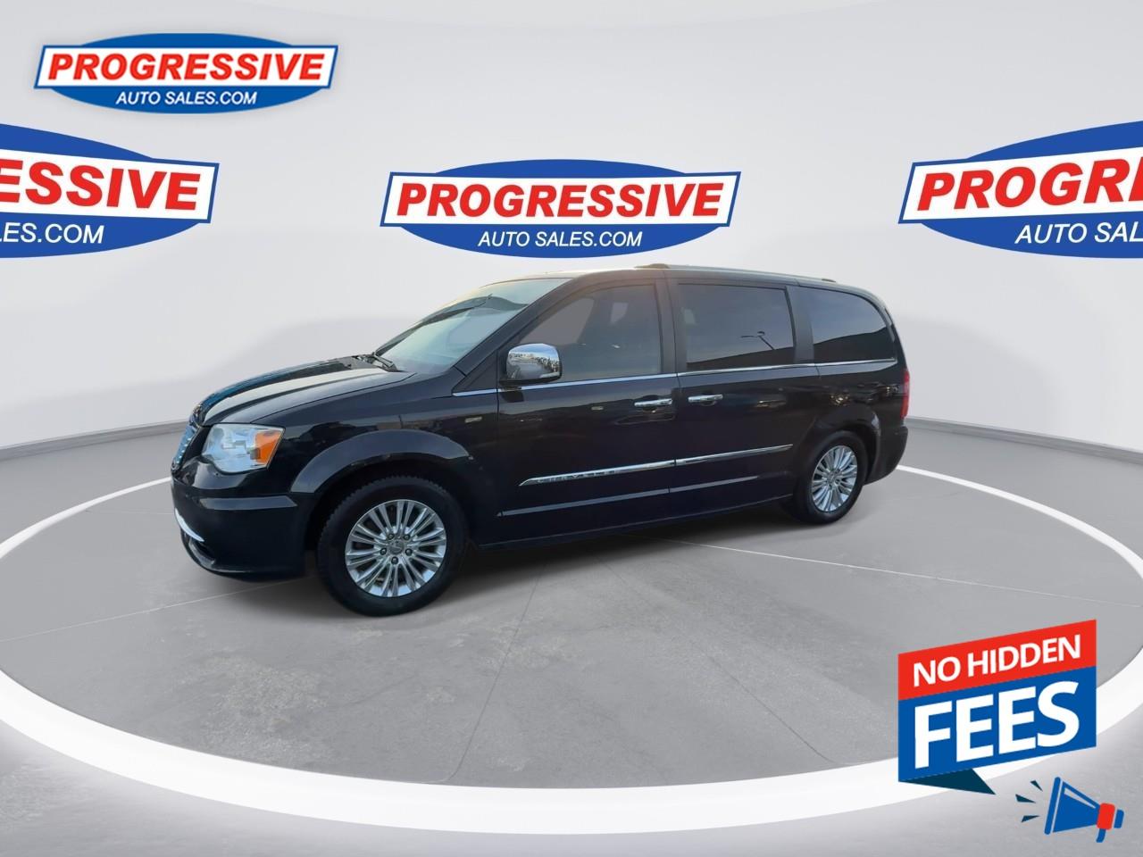 2015 Chrysler Town & Country Limited Photo4