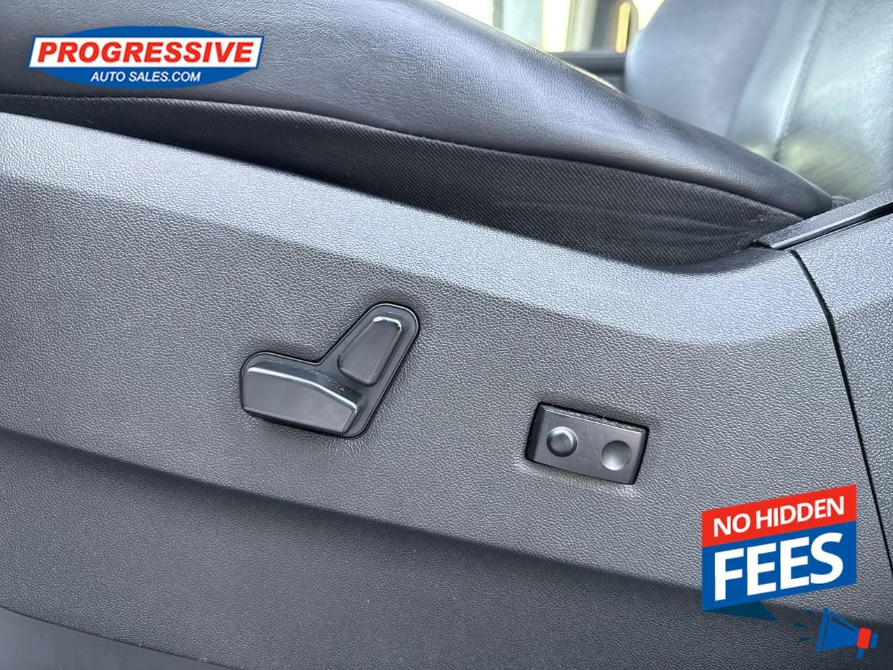 2015 Chrysler Town & Country Limited Photo