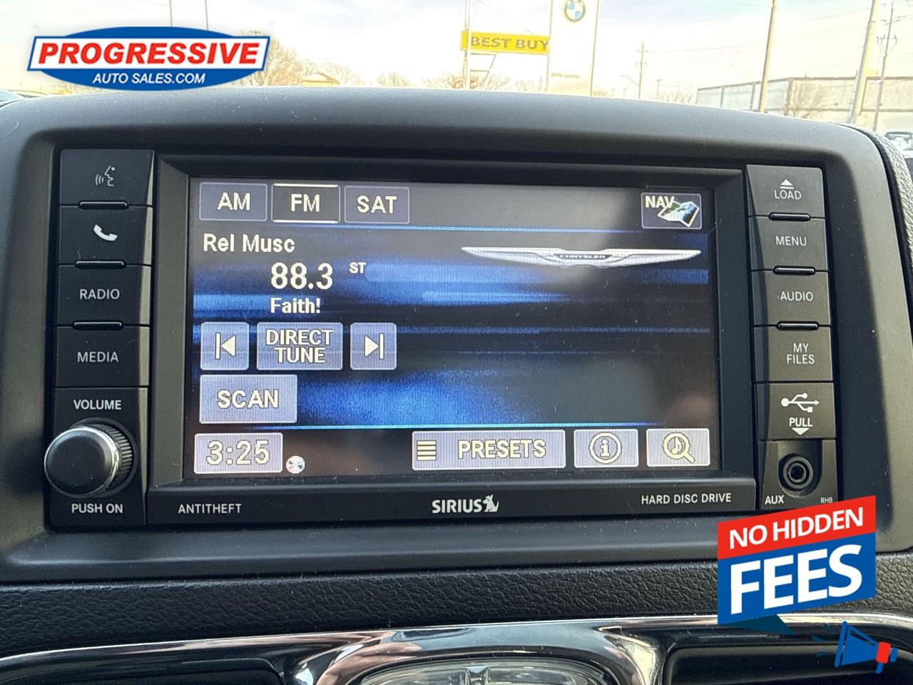 2015 Chrysler Town & Country Limited Photo