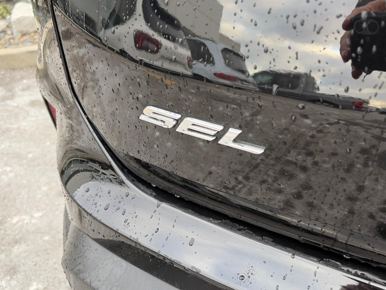 2022 Ford Edge SEL AWD Photo