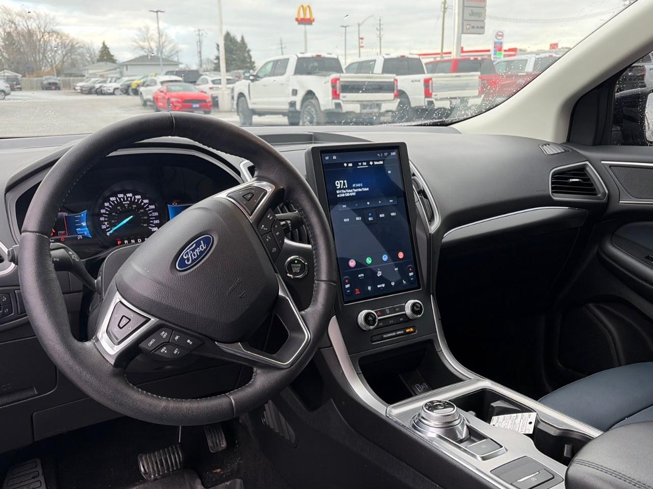 2022 Ford Edge SEL AWD Photo