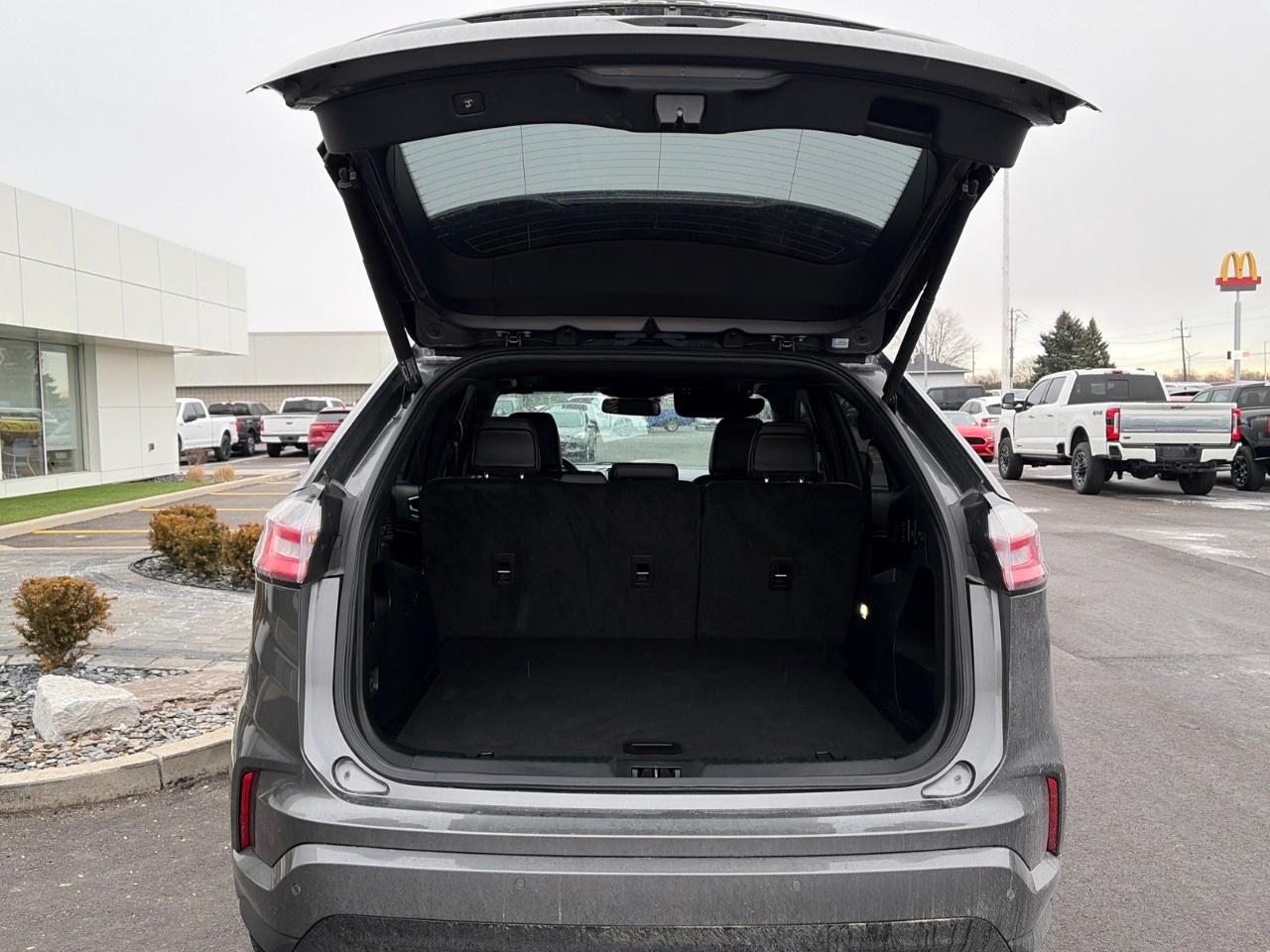 2022 Ford Edge ST Line AWD Photo4