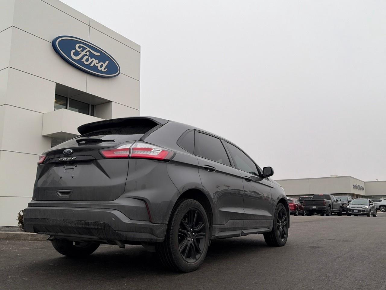 2022 Ford Edge ST Line AWD Photo2