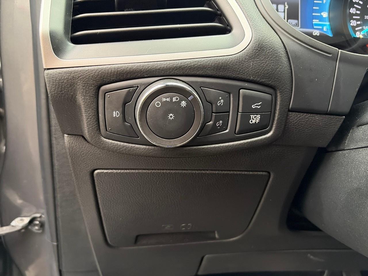 2022 Ford Edge ST Line AWD Photo