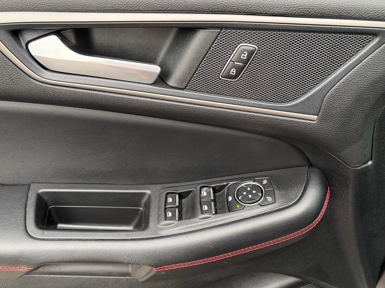 2022 Ford Edge ST Line AWD Photo