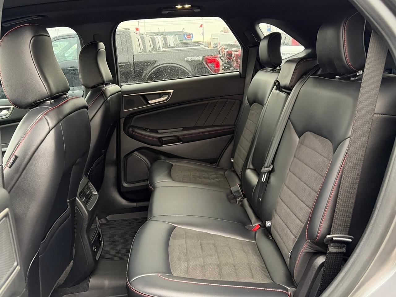 2022 Ford Edge ST Line AWD Photo