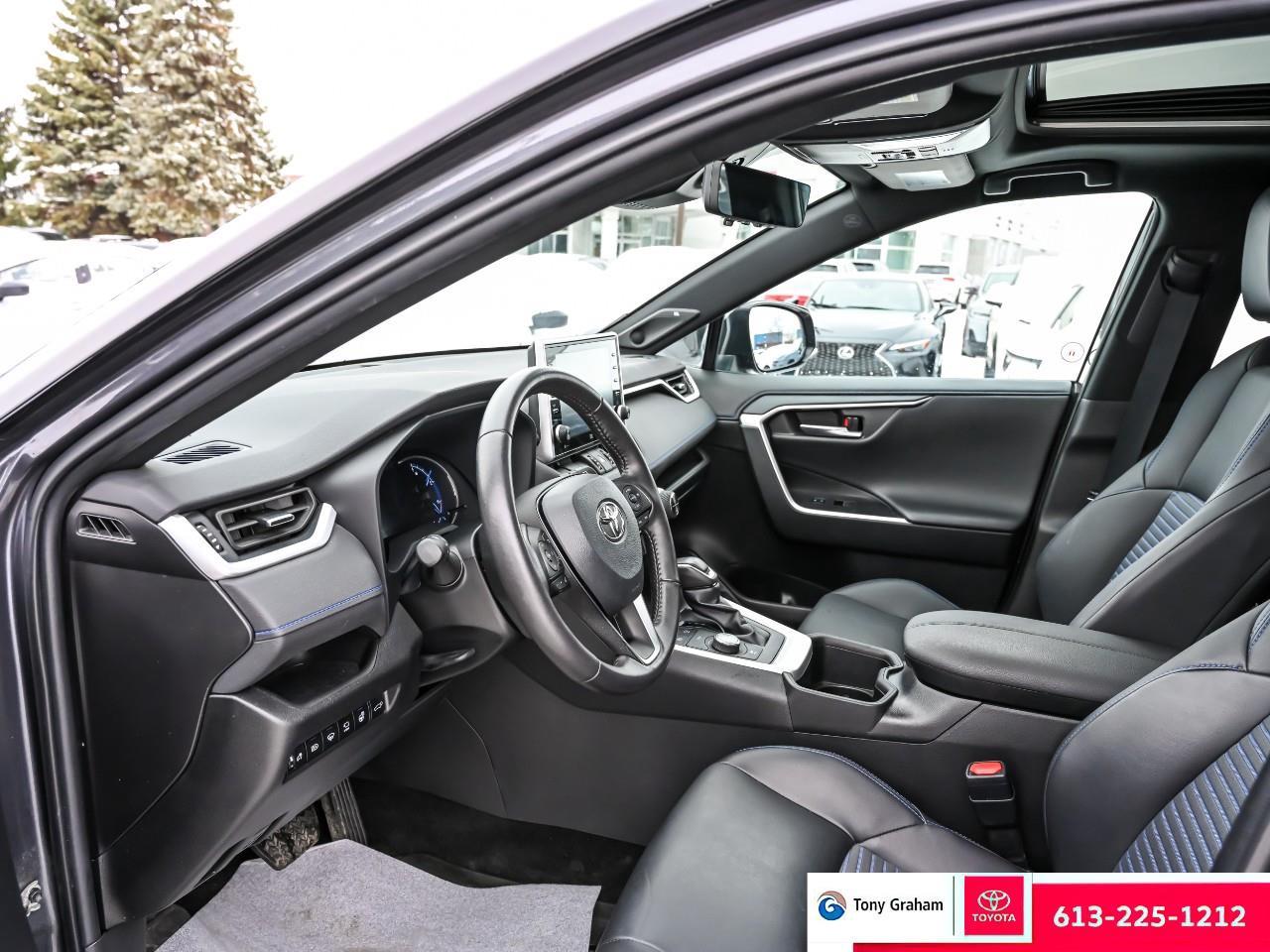 2022 Toyota RAV4 Hybrid XSE Photo