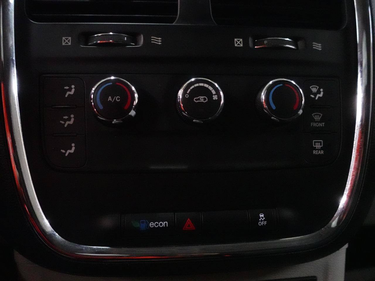 2020 Dodge Grand Caravan SXT | Navigation | StowGo | Backup Cam | Bluetooth Photo