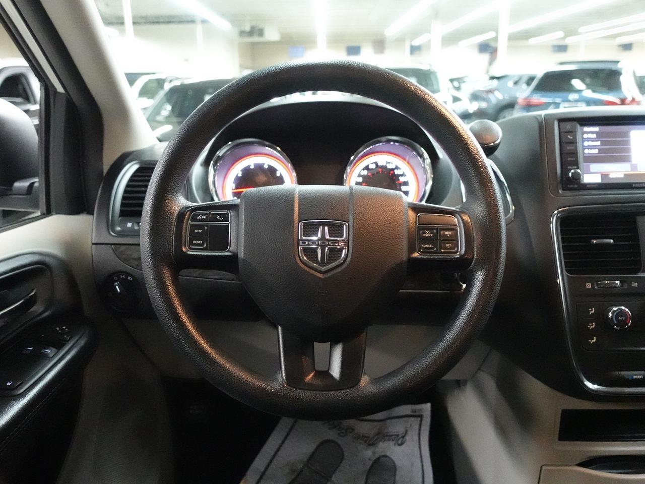 2020 Dodge Grand Caravan SXT | Navigation | StowGo | Backup Cam | Bluetooth Photo