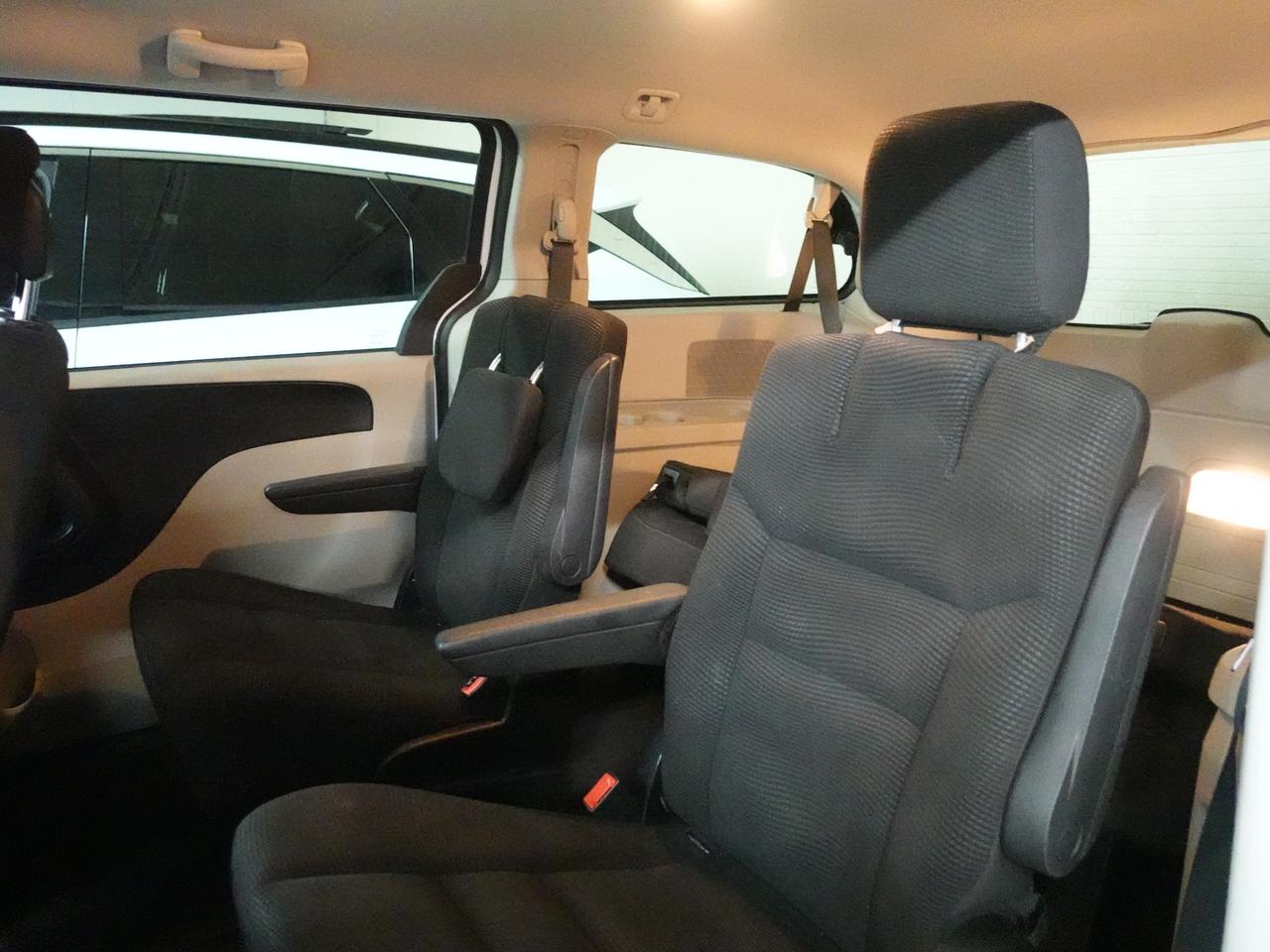 2020 Dodge Grand Caravan SXT | Navigation | StowGo | Backup Cam | Bluetooth Photo