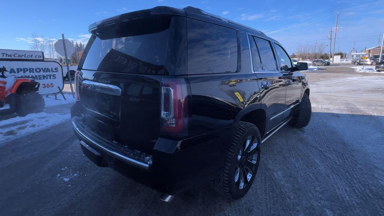 2020 GMC Yukon Denali 4X4, DVD PLAYER, 7 PASSENGER, LEATHER SEATS, RUNNING BOARDS, MOONROOF!! Photo