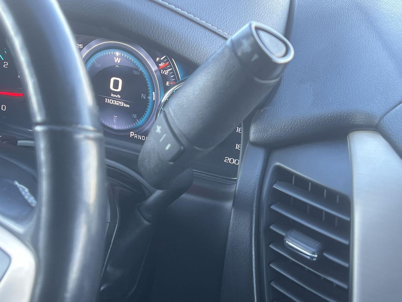 2020 GMC Yukon Denali 4X4, DVD PLAYER, 7 PASSENGER, LEATHER SEATS, RUNNING BOARDS, MOONROOF!! Photo