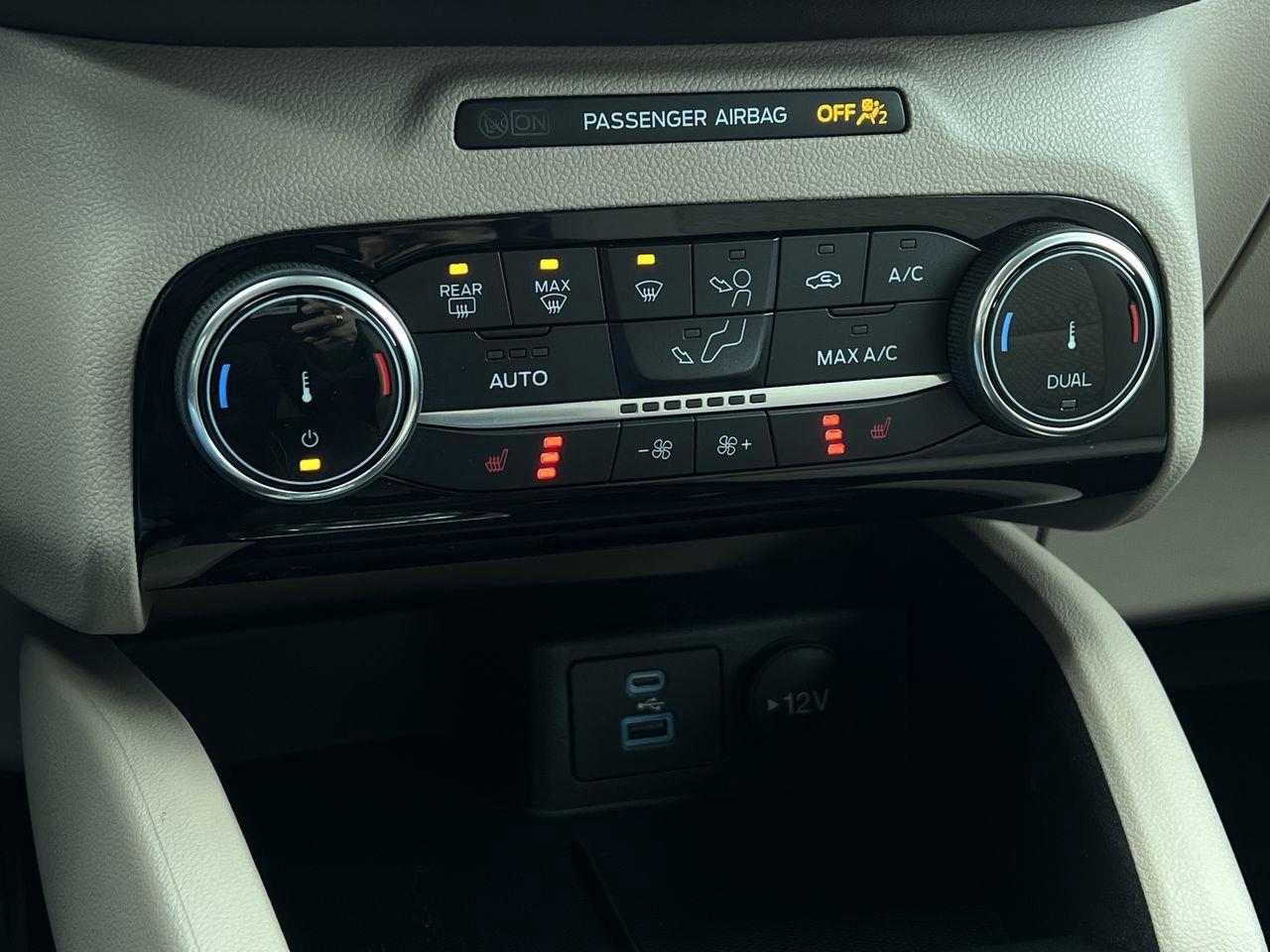 2022 Ford Escape AWD, HEATED SEATS, NAV, CRUISE CONTROL, SIRIUS XM!! Photo