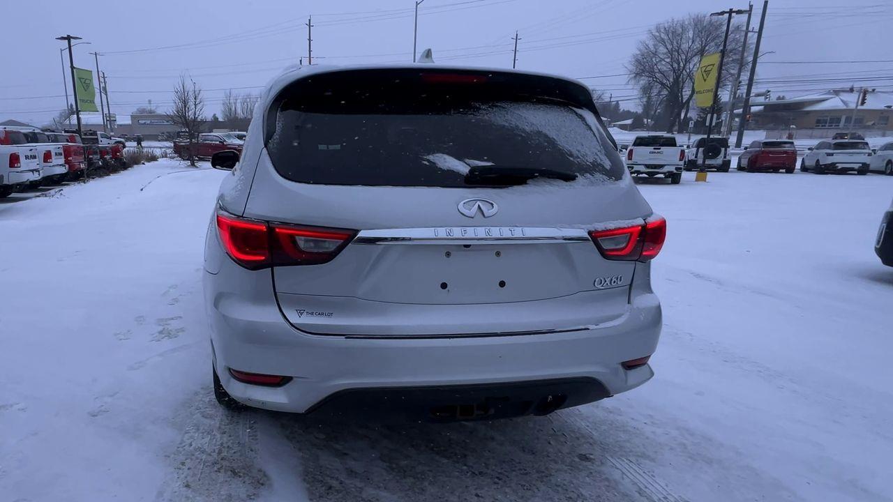 2017 Infiniti QX60 AWD, 7 PASSENGER, MOONROOF, LEATHER SEATS, CRUISE CONTROL!! Photo2