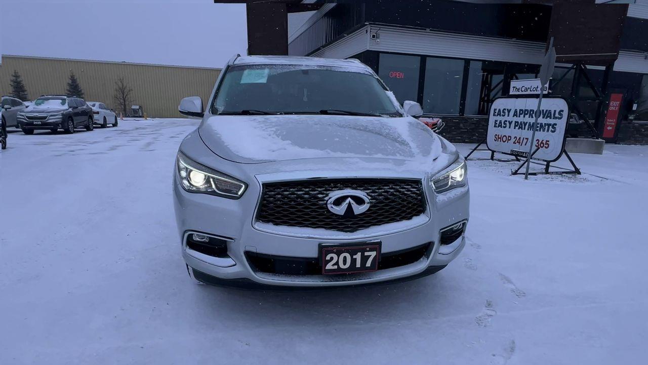 2017 Infiniti QX60 AWD, 7 PASSENGER, MOONROOF, LEATHER SEATS, CRUISE CONTROL!! Photo