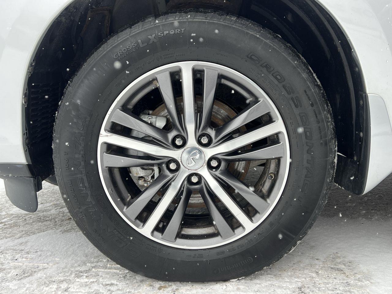 2017 Infiniti QX60 AWD, 7 PASSENGER, MOONROOF, LEATHER SEATS, CRUISE CONTROL!! Photo