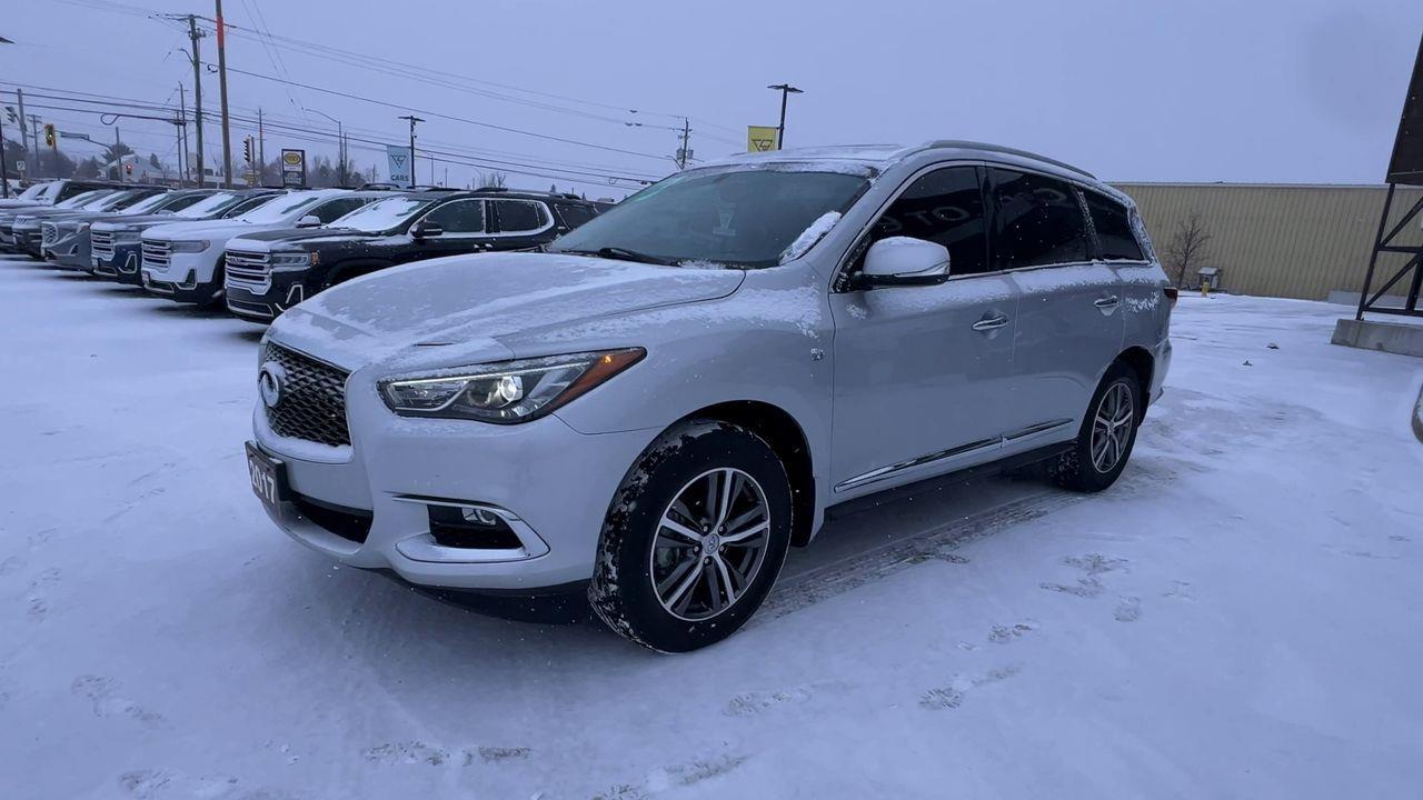 2017 Infiniti QX60 AWD, 7 PASSENGER, MOONROOF, LEATHER SEATS, CRUISE CONTROL!! Photo