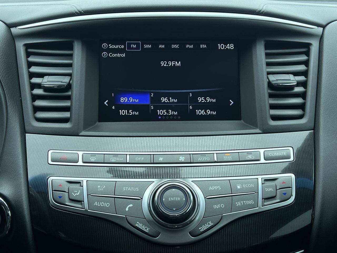 2017 Infiniti QX60 AWD, 7 PASSENGER, MOONROOF, LEATHER SEATS, CRUISE CONTROL!! Photo