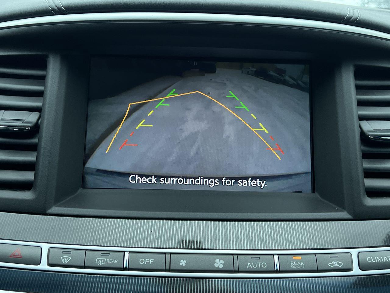 2017 Infiniti QX60 AWD, 7 PASSENGER, MOONROOF, LEATHER SEATS, CRUISE CONTROL!! Photo