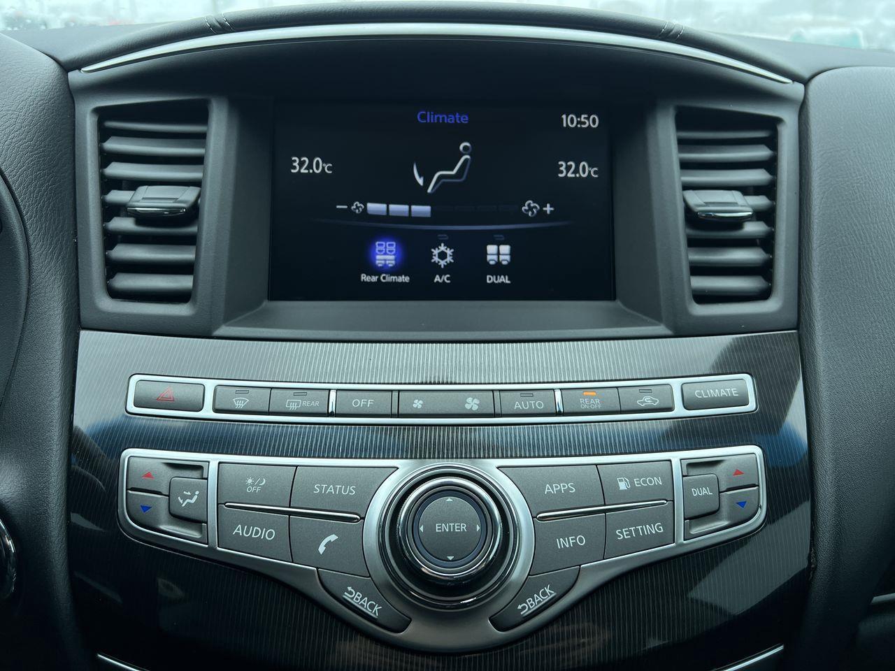 2017 Infiniti QX60 AWD, 7 PASSENGER, MOONROOF, LEATHER SEATS, CRUISE CONTROL!! Photo