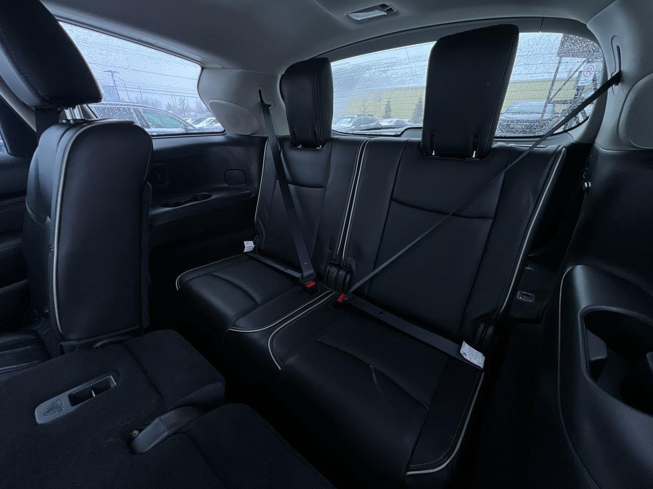 2017 Infiniti QX60 AWD, 7 PASSENGER, MOONROOF, LEATHER SEATS, CRUISE CONTROL!! Photo