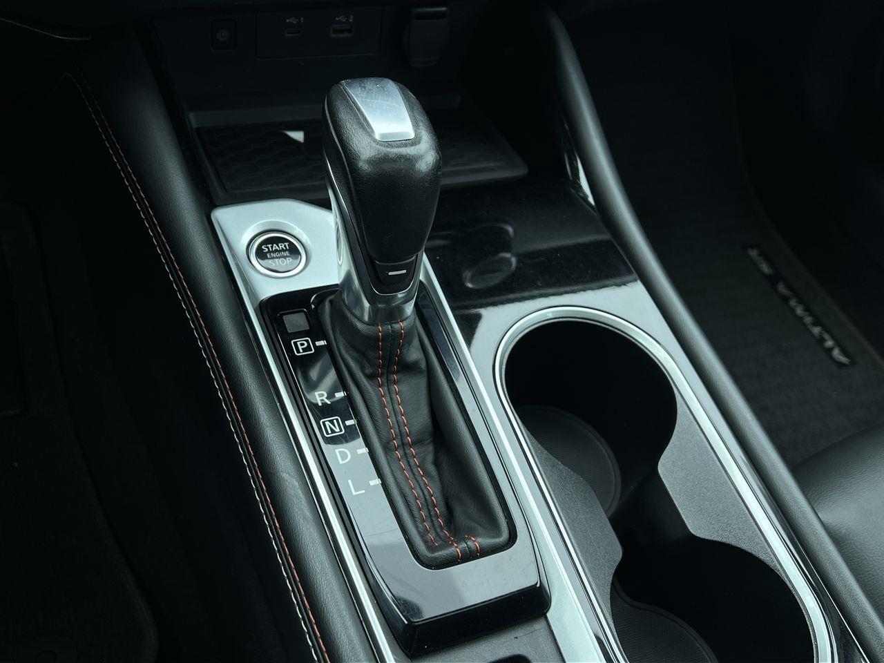 2023 Nissan Altima SR PREVIOUS DAILY RENTAL, AWD, MOONROOF, LEATHER SEATS, BACK UP CAM, CRUISE CONTROL, SIRIUS XM!! Photo