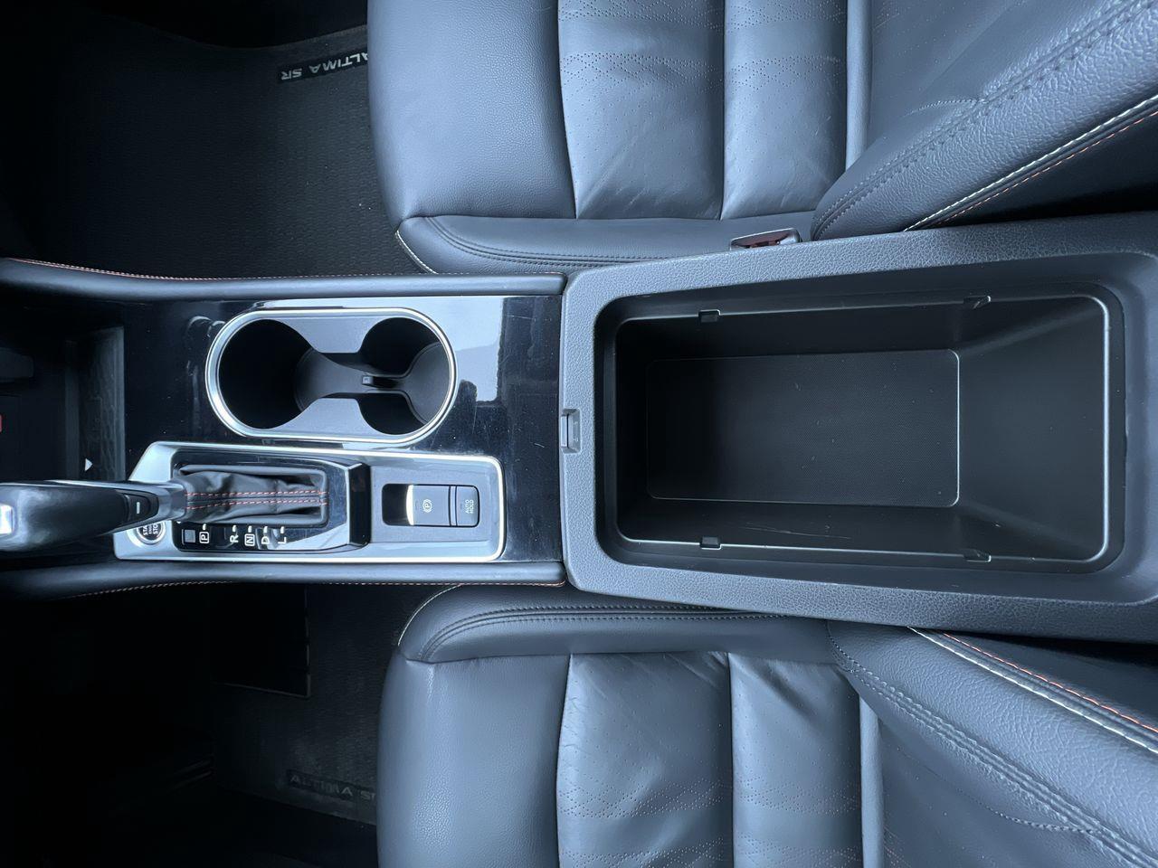 2023 Nissan Altima SR PREVIOUS DAILY RENTAL, AWD, MOONROOF, LEATHER SEATS, BACK UP CAM, CRUISE CONTROL, SIRIUS XM!! Photo