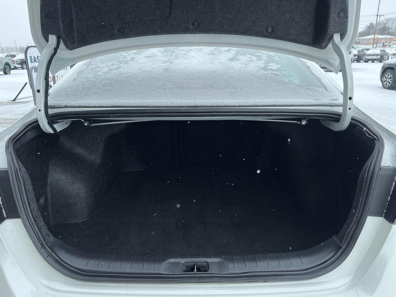 2023 Nissan Altima SR PREVIOUS DAILY RENTAL, AWD, MOONROOF, LEATHER SEATS, BACK UP CAM, CRUISE CONTROL, SIRIUS XM!! Photo