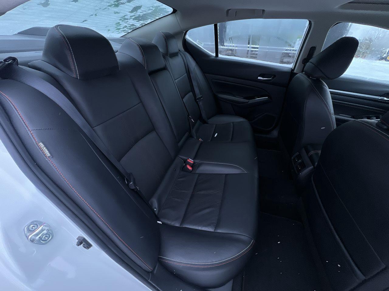 2023 Nissan Altima SR PREVIOUS DAILY RENTAL, AWD, MOONROOF, LEATHER SEATS, BACK UP CAM, CRUISE CONTROL, SIRIUS XM!! Photo